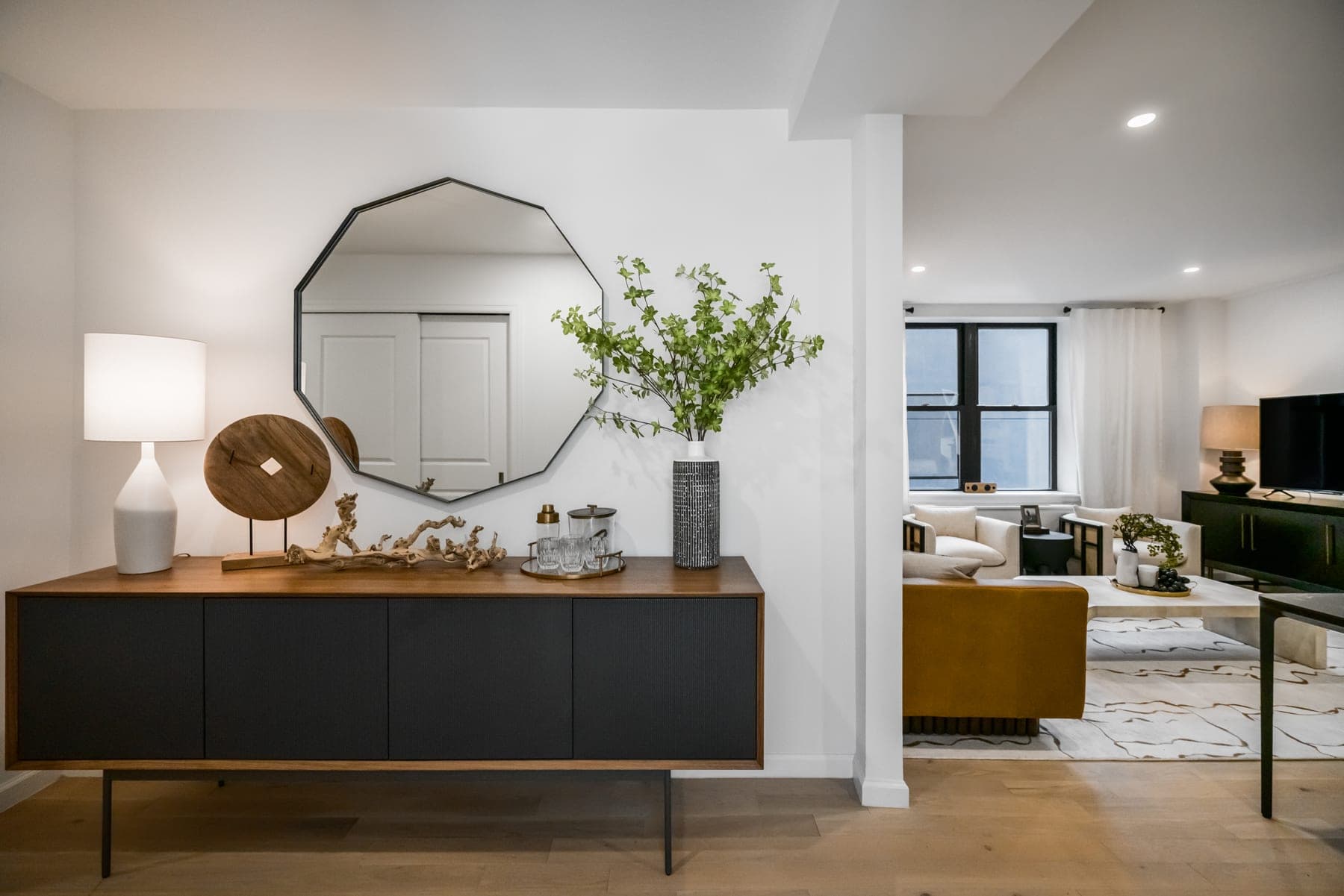160 East 48th St